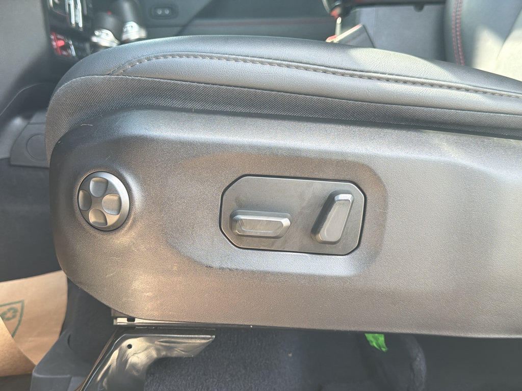 Used 2025 Jeep Wrangler Unlimited Rubicon AWD/4WD image 16