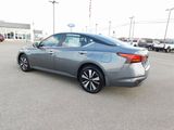 Used 2022 Nissan Altima 2.5 SV w/ SV Premium Package image 5