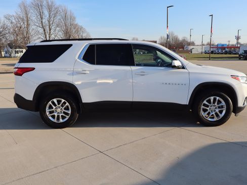 Used 2019 Chevrolet Traverse LT image 4