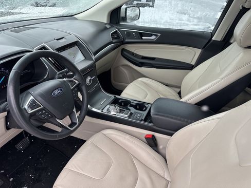 Used 2019 Ford Edge Titanium w/ Equipment Group 301A image 14