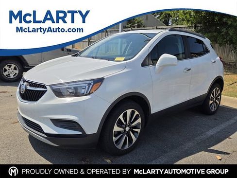 Used 2021 Buick Encore Preferred FWD image 1