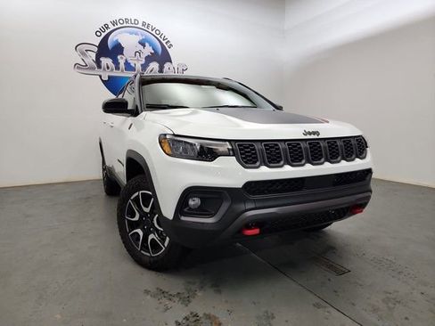 New 2025 Jeep Compass Trailhawk w/ Trailhawk Convenience Group image 4