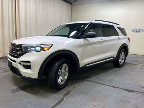 Used 2023 Ford Explorer XLT w/ Equipment Group 202A image 47