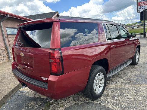 Used 2015 Chevrolet Suburban LT RWD image 9