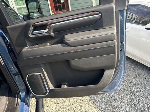 Used 2025 Chevrolet Silverado 2500 LT image 9