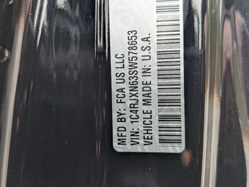 Used 2025 Jeep Wrangler Willys image 37