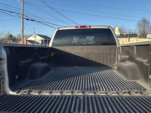 Used 2010 GMC Sierra 2500 SLT w/ SLT Convenience Package image 10