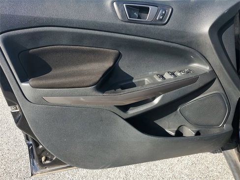 Used 2020 Ford EcoSport SE w/ SE Convenience Package image 9