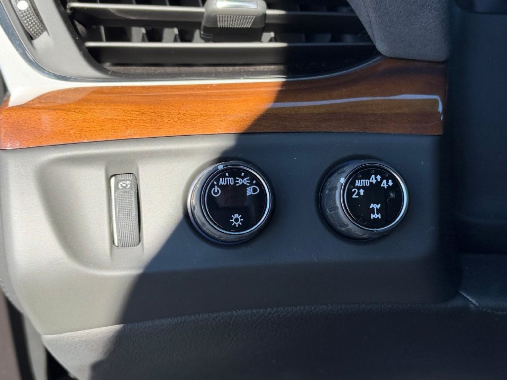 Used 2020 Cadillac Escalade Luxury AWD/4WD image 21