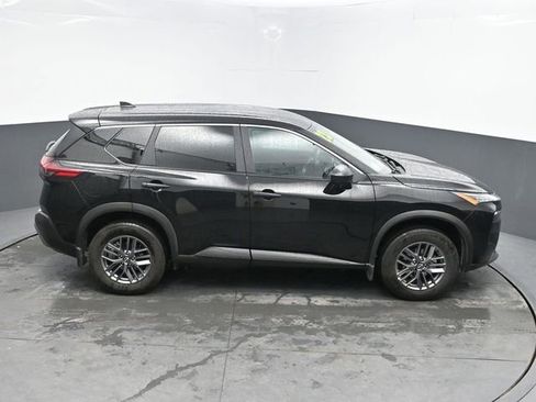 Used 2023 Nissan Rogue S AWD/4WD image 31