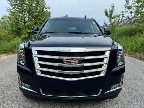 Used 2019 Cadillac Escalade ESV Premium Luxury AWD/4WD image 3