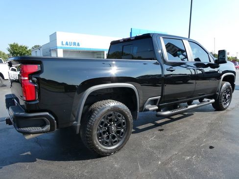 Certified 2024 Chevrolet Silverado 2500 LT w/ Midnight Edition AWD/4WD image 5