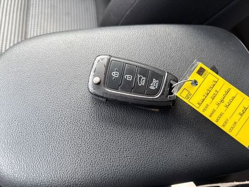 Used 2019 Hyundai Kona SE AWD/4WD image 11