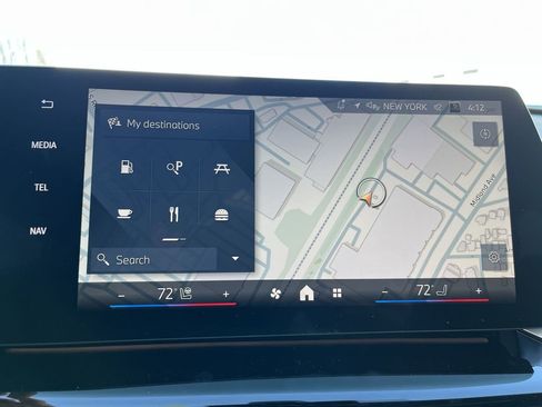 Used 2025 BMW X1 xDrive28i w/ Technology Package image 18