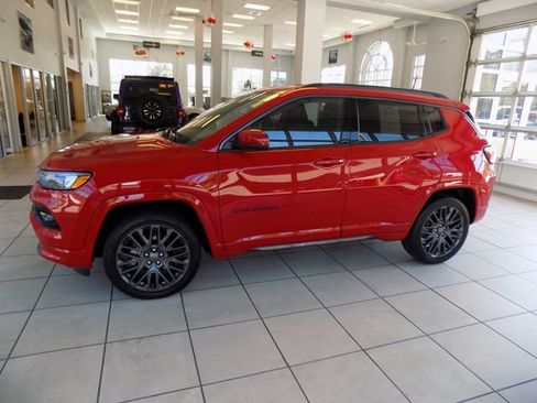 Certified 2022 Jeep Compass Limited AWD/4WD image 4