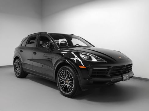 Certified 2023 Porsche Cayenne AWD/4WD image 10