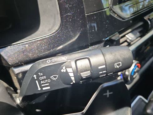 Used 2025 Nissan Pathfinder Platinum AWD/4WD image 44