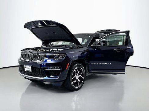 Used 2023 Jeep Grand Cherokee Summit AWD/4WD image 25