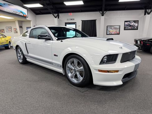 Used 2007 Ford Mustang GT image 38