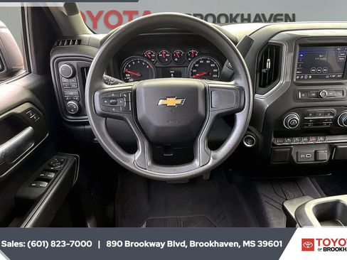 Used 2023 Chevrolet Silverado 1500 Custom AWD/4WD image 5