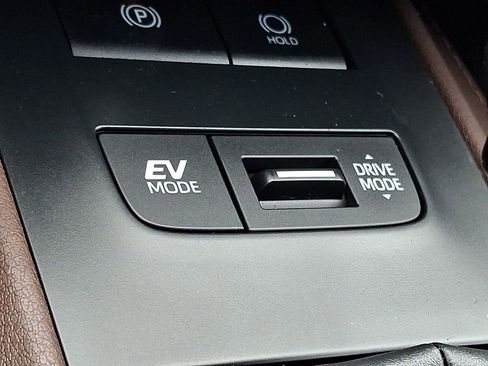 Used 2023 Toyota Venza Limited AWD/4WD image 26