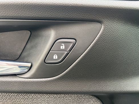 Used 2021 Chevrolet TrailBlazer LS w/ LPO, Blackout Package image 22