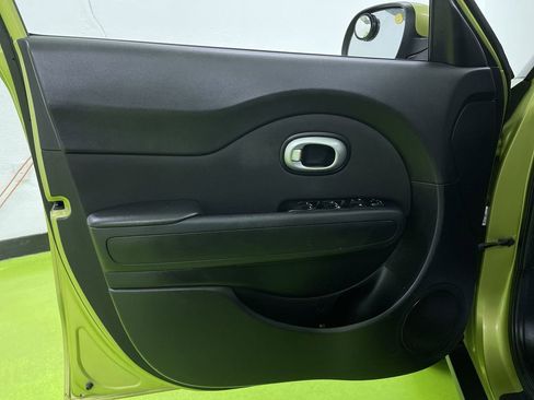 Used 2018 Kia Soul FWD image 16