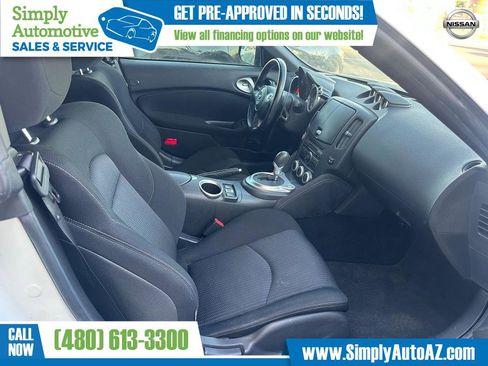 Used 2014 Nissan 370Z Roadster image 14