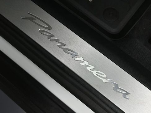 Used 2026 Porsche Panamera image 25