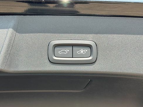 New 2025 Volvo XC40 B5 Ultra w/ Climate Package image 16