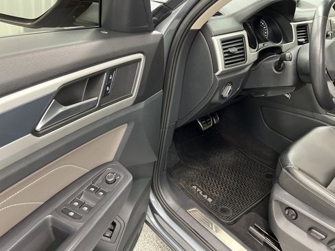 Used 2021 Volkswagen Atlas SE image 18