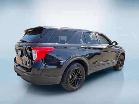 Used 2022 Ford Explorer 4WD w/ Class IV Trailer Tow Package image 4