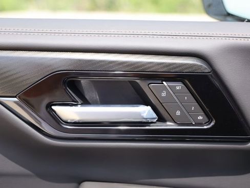 New 2026 GMC Yukon AT4 w/ AT4 Premium Package AWD/4WD image 17