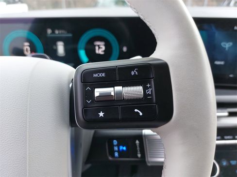 Used 2025 Hyundai Santa Fe SEL image 19