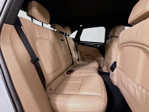 New 2026 Porsche Macan image 29