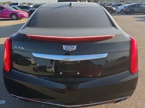 Used 2017 Cadillac XTS Luxury FWD image 2