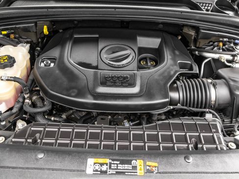 Used 2023 Jeep Grand Cherokee L Summit AWD/4WD image 45