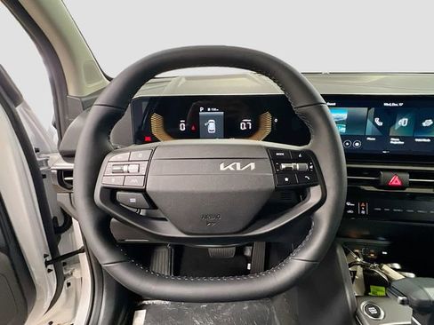 New 2026 Kia Sportage EX image 11