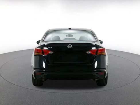 Used 2025 Nissan Altima 2.5 SV FWD image 8