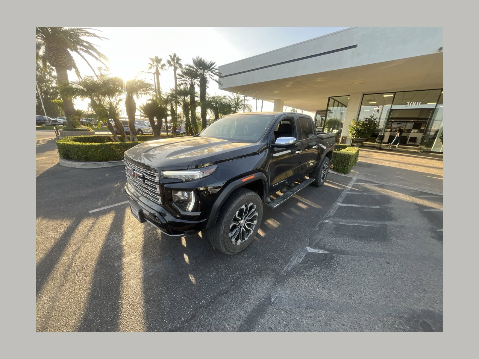 Certified 2023 GMC Canyon Denali AWD/4WD image 1