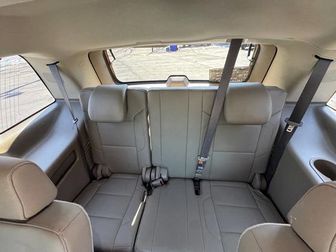 Used 2018 Chevrolet Tahoe LT w/ LT Signature Package image 13