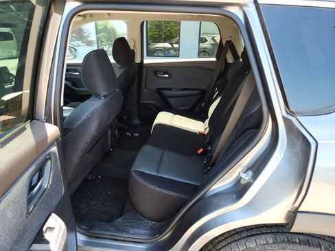Used 2021 Nissan Rogue SV FWD image 26
