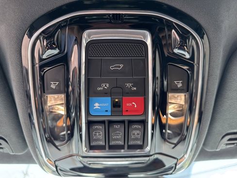 Used 2022 Jeep Grand Wagoneer Series II w/ Convenience Group III image 61