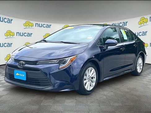 Used 2025 Toyota Corolla LE w/ LE Premium Package FWD image 3