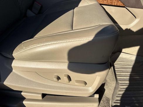 Used 2019 Chevrolet Tahoe Premier image 12