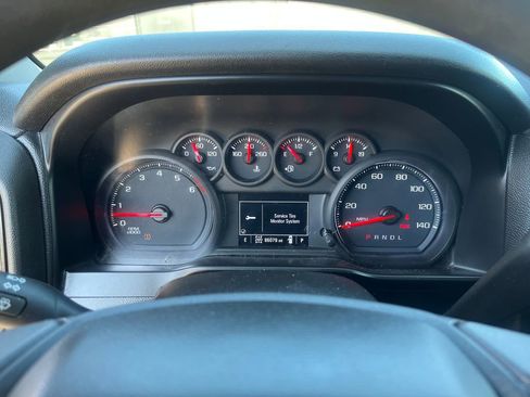 Used 2019 Chevrolet Silverado 1500 Custom w/ Custom Value Package AWD/4WD image 27
