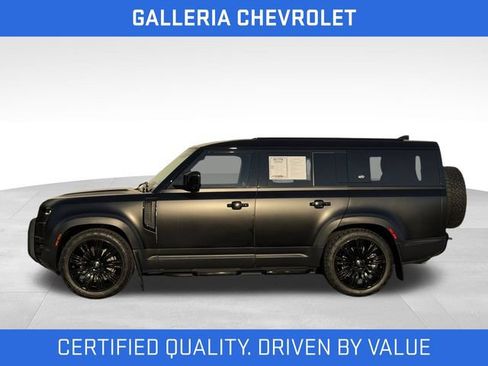 Used 2023 Land Rover Defender 130 SE AWD/4WD image 4