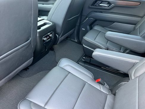 Used 2026 GMC Yukon XL Denali w/ Sun & Power Step Package AWD/4WD image 13