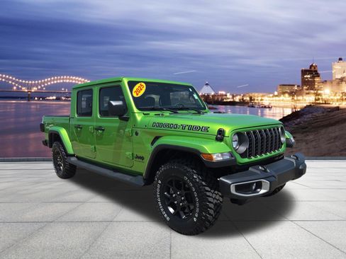 Used 2025 Jeep Gladiator Sport AWD/4WD image 4