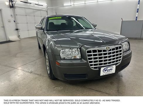Used 2008 Chrysler 300 LX RWD image 3